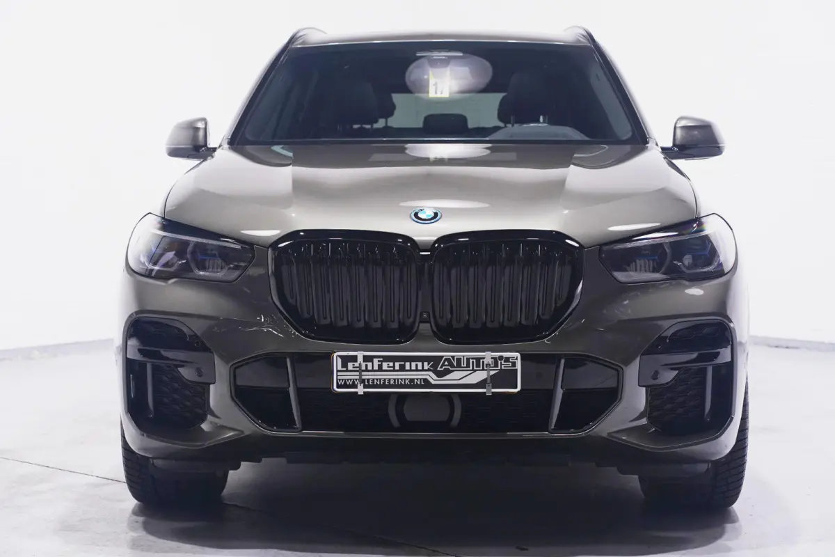 xDrive45e High Executive SOH 95% M-sport Panorama dak Luchtvering Comfort acces Head-up display 360 graden camera Elekt. trekhaak Driving assistent plus Voorstoelen elektrische verstelbaar e