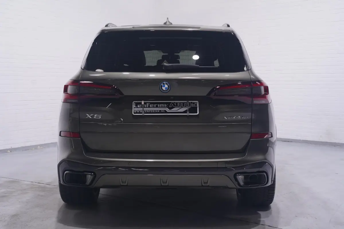 xDrive45e High Executive SOH 95% M-sport Panorama dak Luchtvering Comfort acces Head-up display 360 graden camera Elekt. trekhaak Driving assistent plus Voorstoelen elektrische verstelbaar e