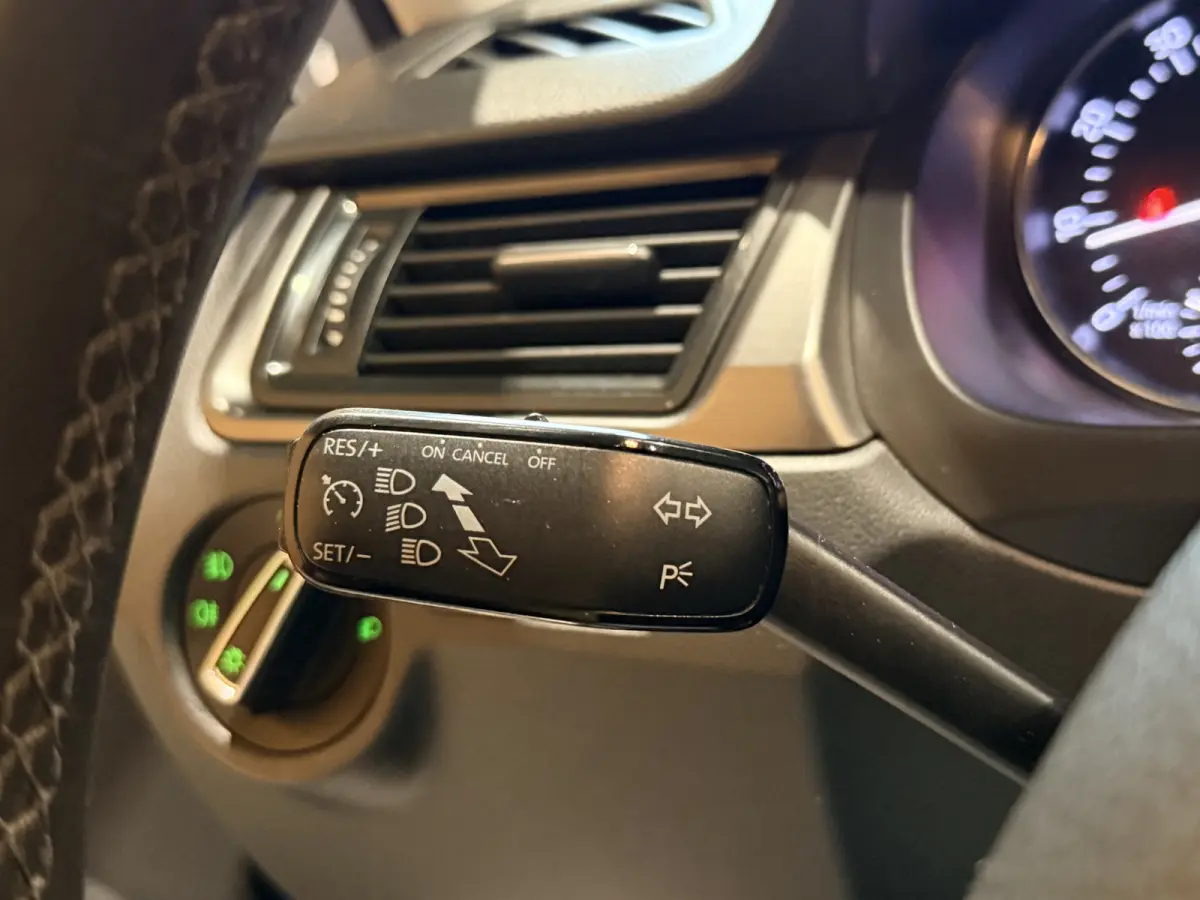 1.2 TSI Greentech JOY Navi. Cruise. Panoramadak. Automaat. 90000 KM met NAP.
