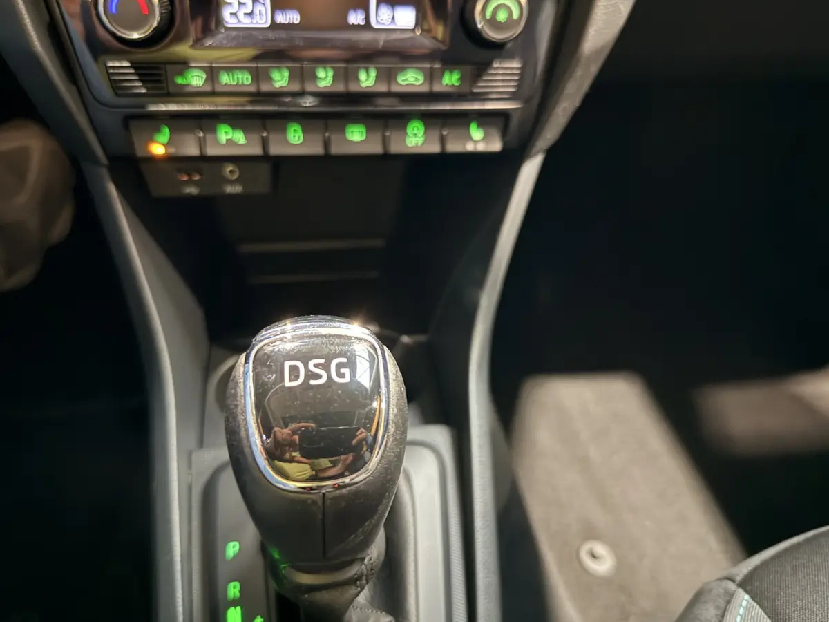1.2 TSI Greentech JOY Navi. Cruise. Panoramadak. Automaat. 90000 KM met NAP.