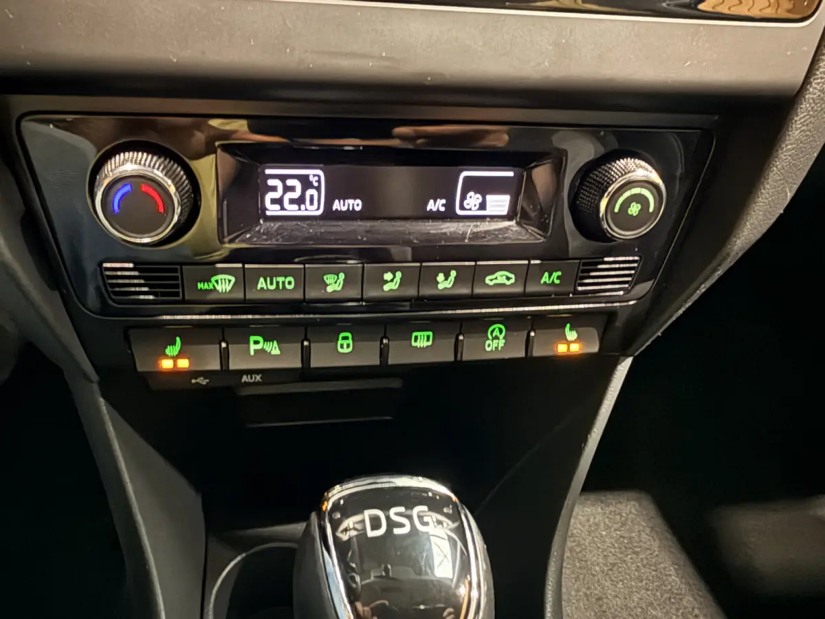 1.2 TSI Greentech JOY Navi. Cruise. Panoramadak. Automaat. 90000 KM met NAP.