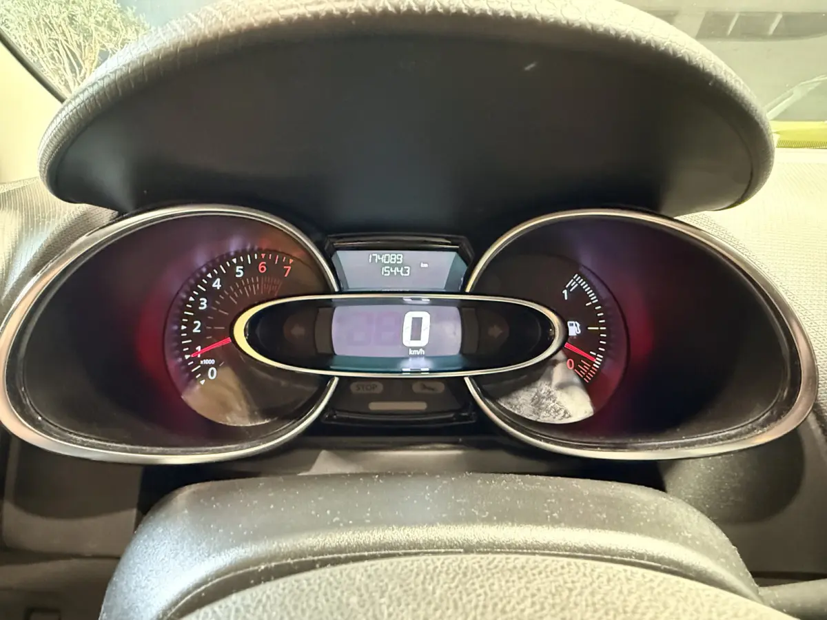 0.9 TCe Limited Cruise control. Navi. NAP
