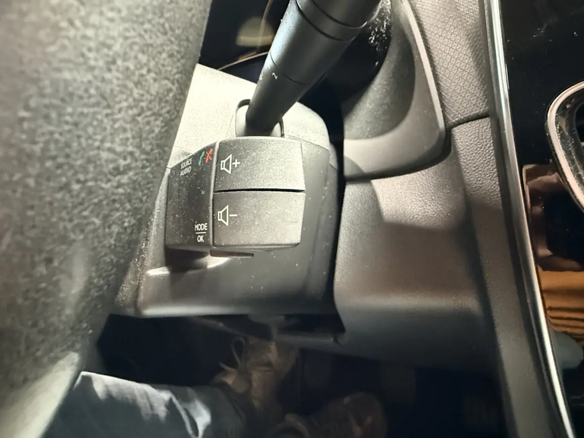 0.9 TCe Limited Cruise control. Navi. NAP