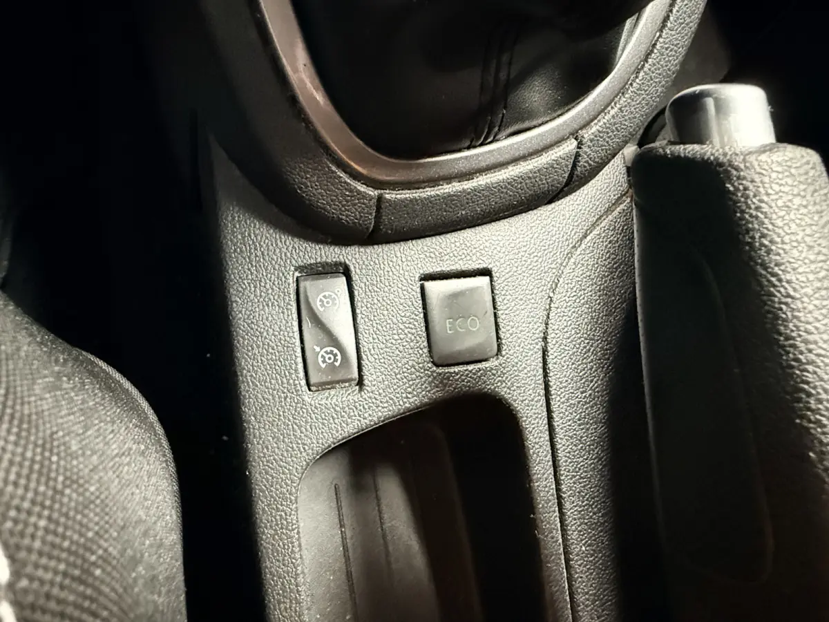 0.9 TCe Limited Cruise control. Navi. NAP