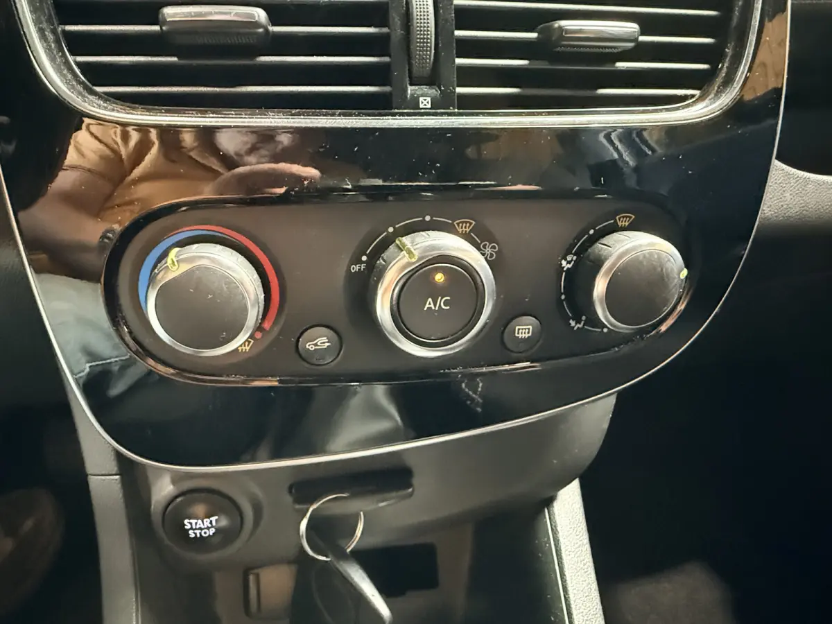 0.9 TCe Limited Cruise control. Navi. NAP