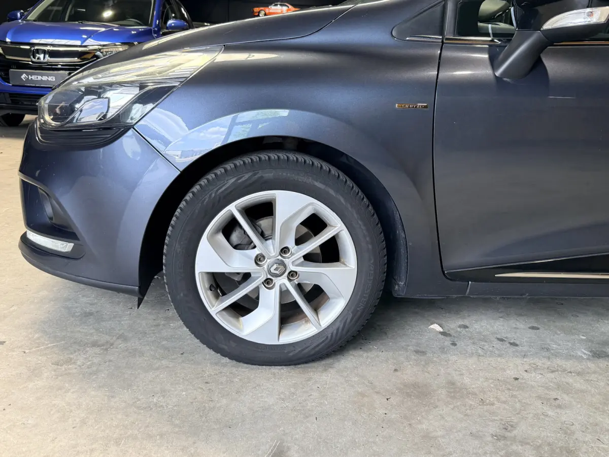 0.9 TCe Limited Cruise control. Navi. NAP