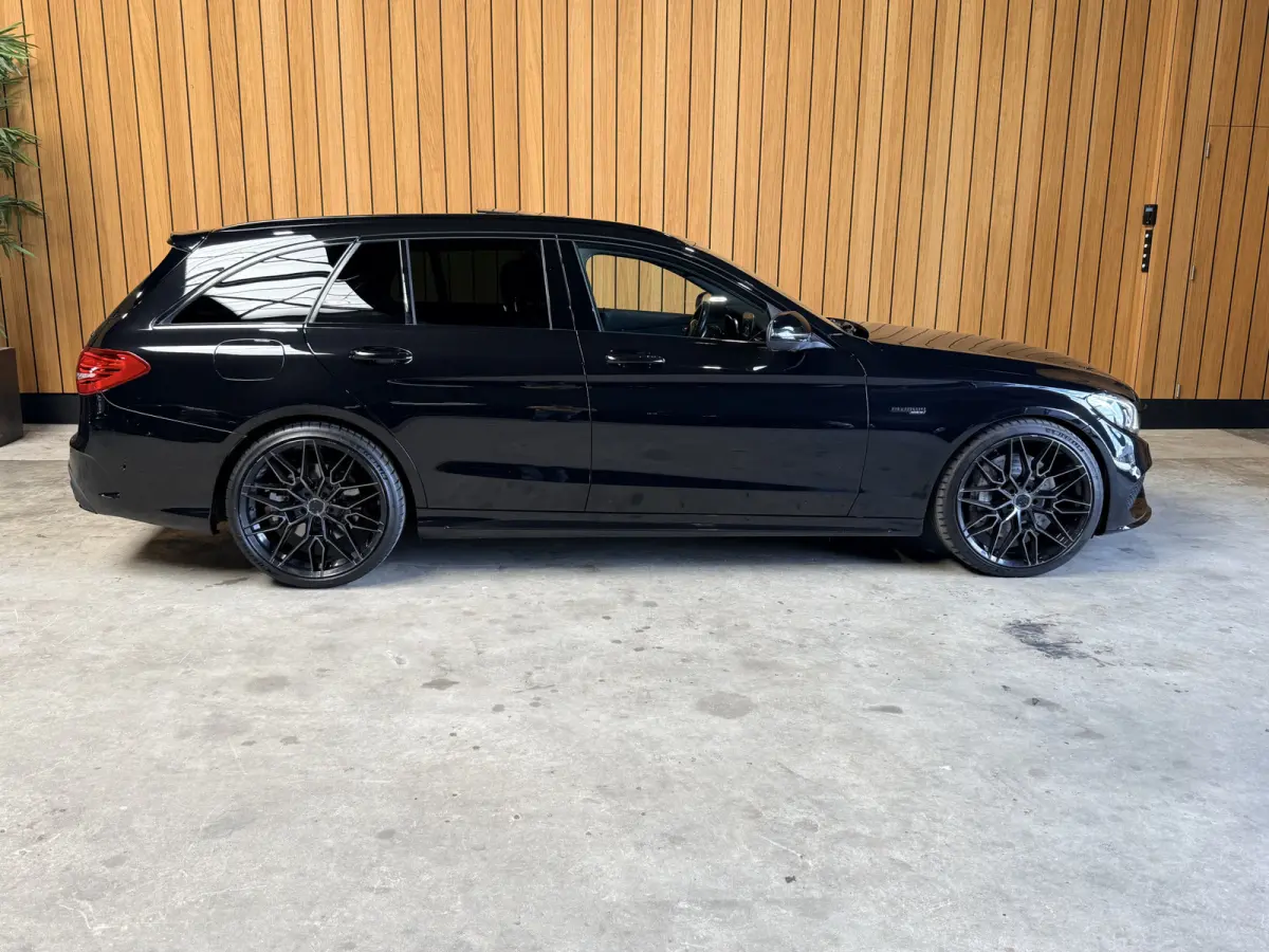 450 AMG 4MATIC /C43 AMGPano.Rondom zicht. Navi. 20 inch.