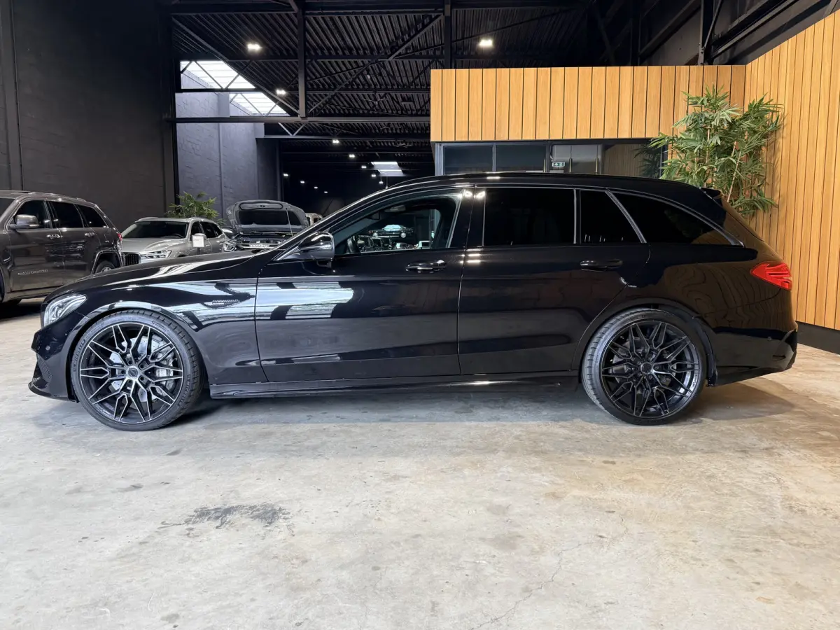 450 AMG 4MATIC /C43 AMGPano.Rondom zicht. Navi. 20 inch.