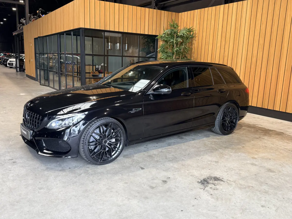 450 AMG 4MATIC /C43 AMGPano.Rondom zicht. Navi. 20 inch.