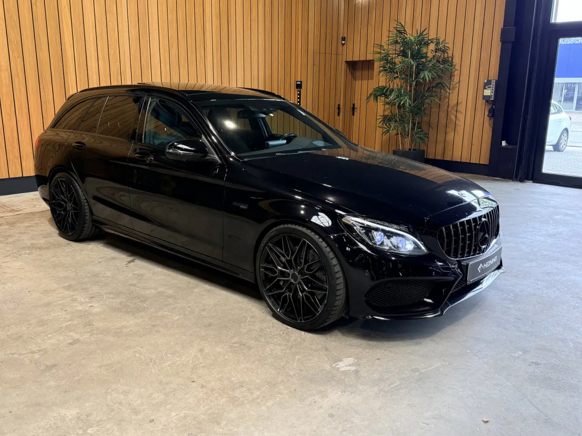 450 AMG 4MATIC /C43 AMGPano.Rondom zicht. Navi. 20 inch.