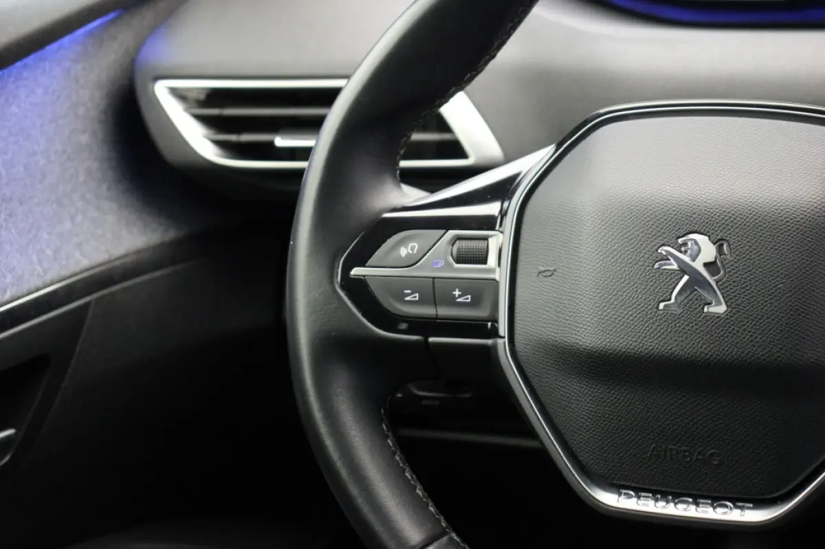 1.2 PureTech Allure 7 Persoons - Digitaal Cockpit, Carplay, Camera, Half Leer