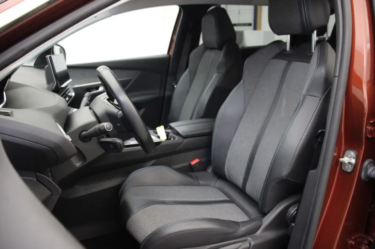 1.2 PureTech Allure 7 Persoons - Digitaal Cockpit, Carplay, Camera, Half Leer