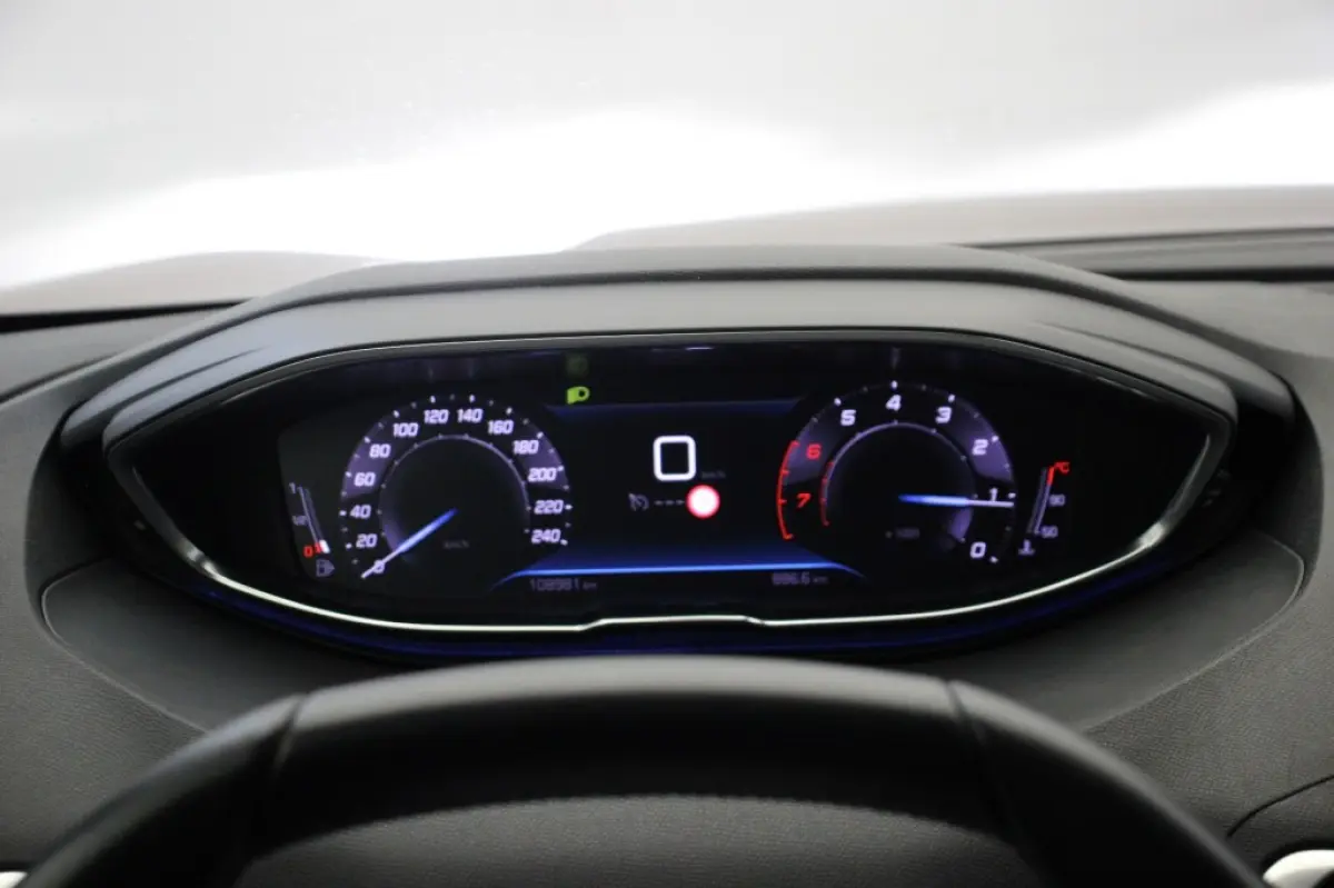 1.2 PureTech Allure 7 Persoons - Digitaal Cockpit, Carplay, Camera, Half Leer