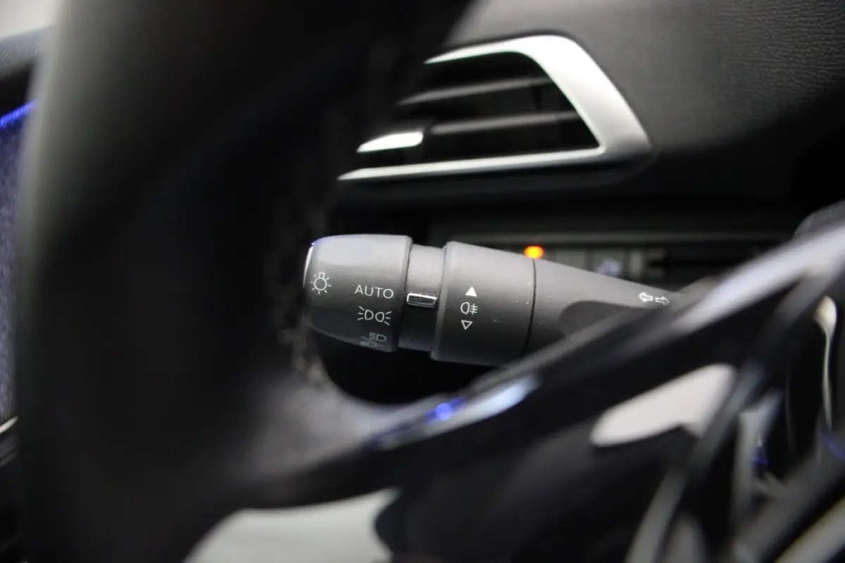 1.2 PureTech Allure 7 Persoons - Digitaal Cockpit, Carplay, Camera, Half Leer