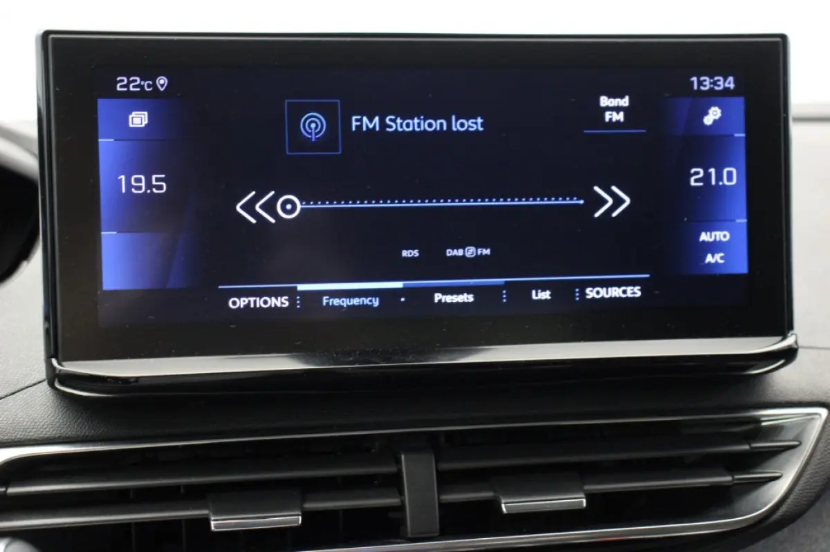 1.2 PureTech Allure 7 Persoons - Digitaal Cockpit, Carplay, Camera, Half Leer