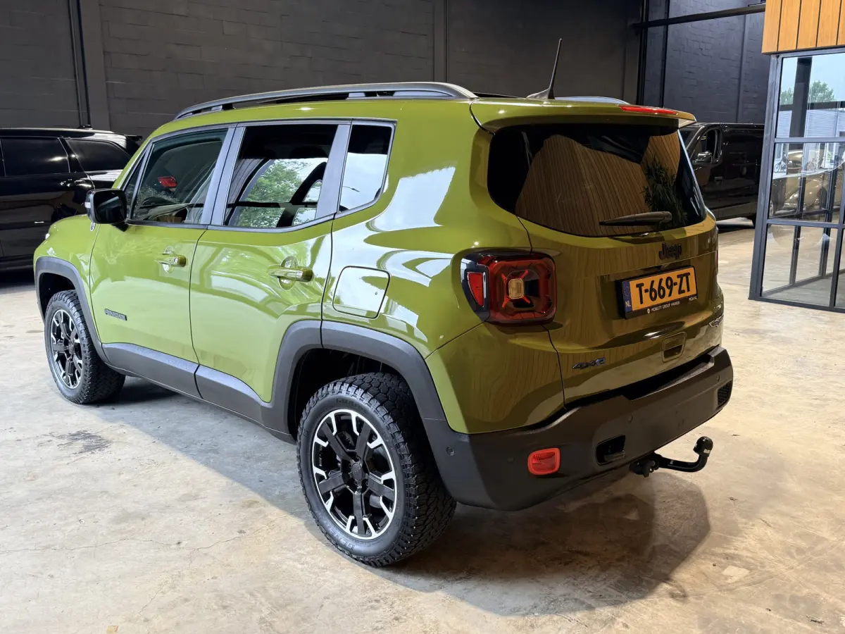 4xe 240 Plug-in Hybrid Electric Trailhawk Leer | Panoramadak| Trekhaak 1 eigenaar 47000 km.