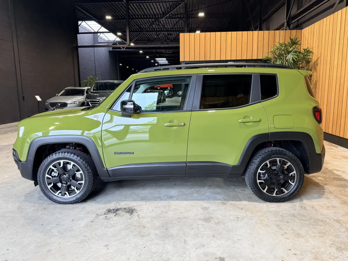 4xe 240 Plug-in Hybrid Electric Trailhawk Leer | Panoramadak| Trekhaak 1 eigenaar 47000 km.