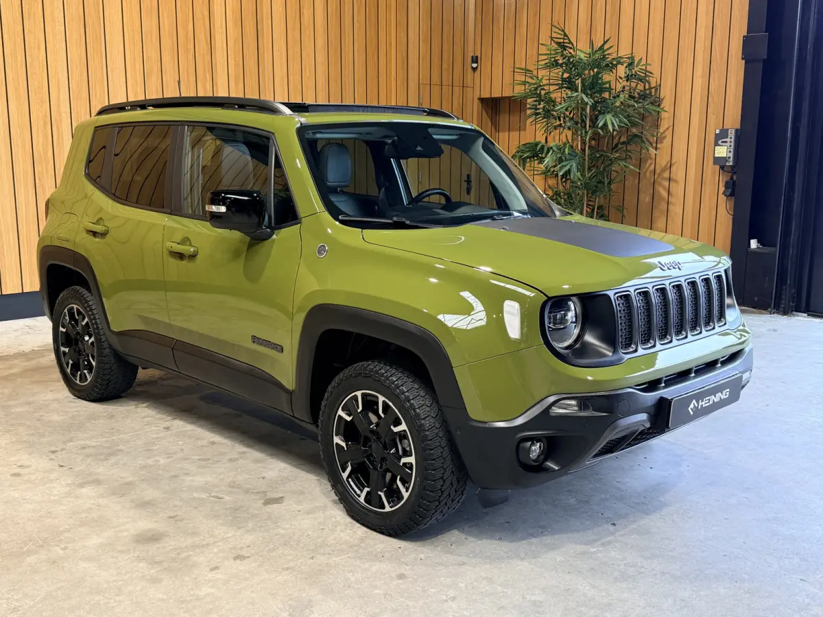 4xe 240 Plug-in Hybrid Electric Trailhawk Leer | Panoramadak| Trekhaak 1 eigenaar 47000 km.