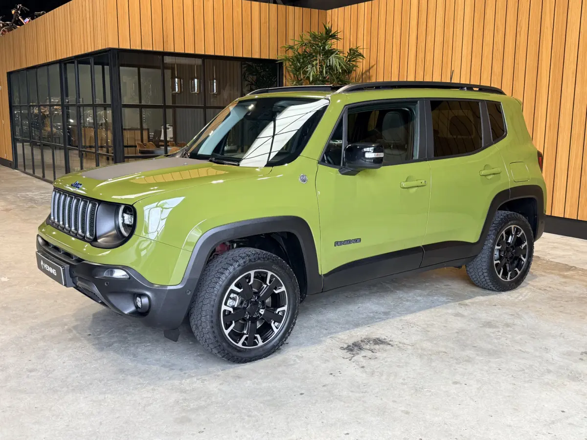 4xe 240 Plug-in Hybrid Electric Trailhawk Leer | Panoramadak| Trekhaak 1 eigenaar 47000 km.