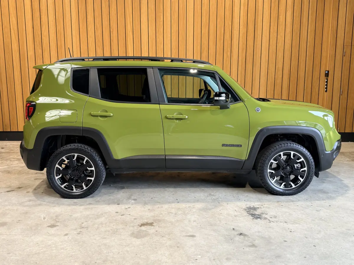 4xe 240 Plug-in Hybrid Electric Trailhawk Leer | Panoramadak| Trekhaak 1 eigenaar 47000 km.