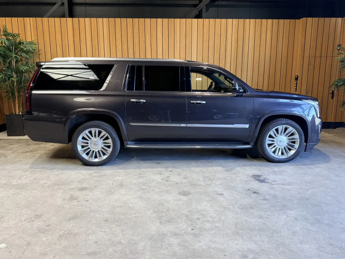6.2 V8 Platinum ESV Verlengde uitvoering met 8 zitplaatsen !! Europese auto