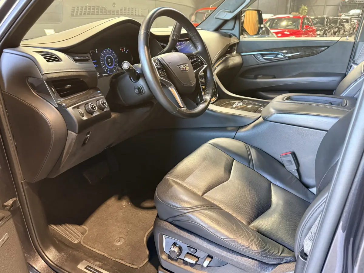 6.2 V8 Platinum ESV Verlengde uitvoering met 8 zitplaatsen !! Europese auto