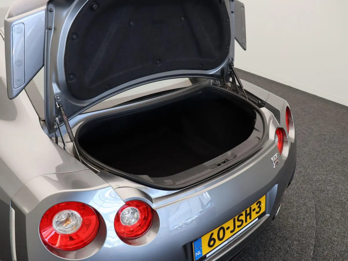 3.8 V6 | Unieke auto |  Origineel Nederlands | Slechts 29090km | Historie Aanwezig |
