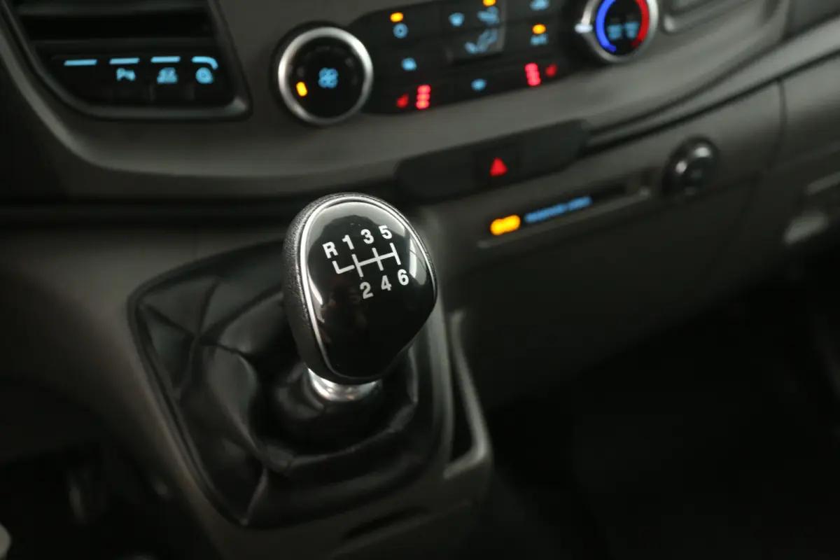 2.0 TDCI L2H1 | Airco | Camera | Cruise | 3 Zits | Trekhaak | 2xSchuifdeur | Parkeersens.