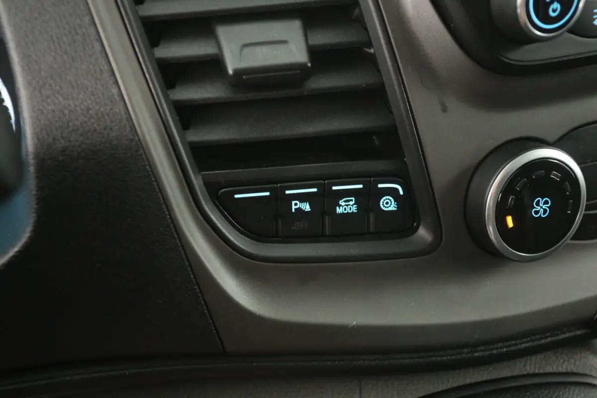 2.0 TDCI L2H1 | Airco | Camera | Cruise | 3 Zits | Trekhaak | 2xSchuifdeur | Parkeersens.