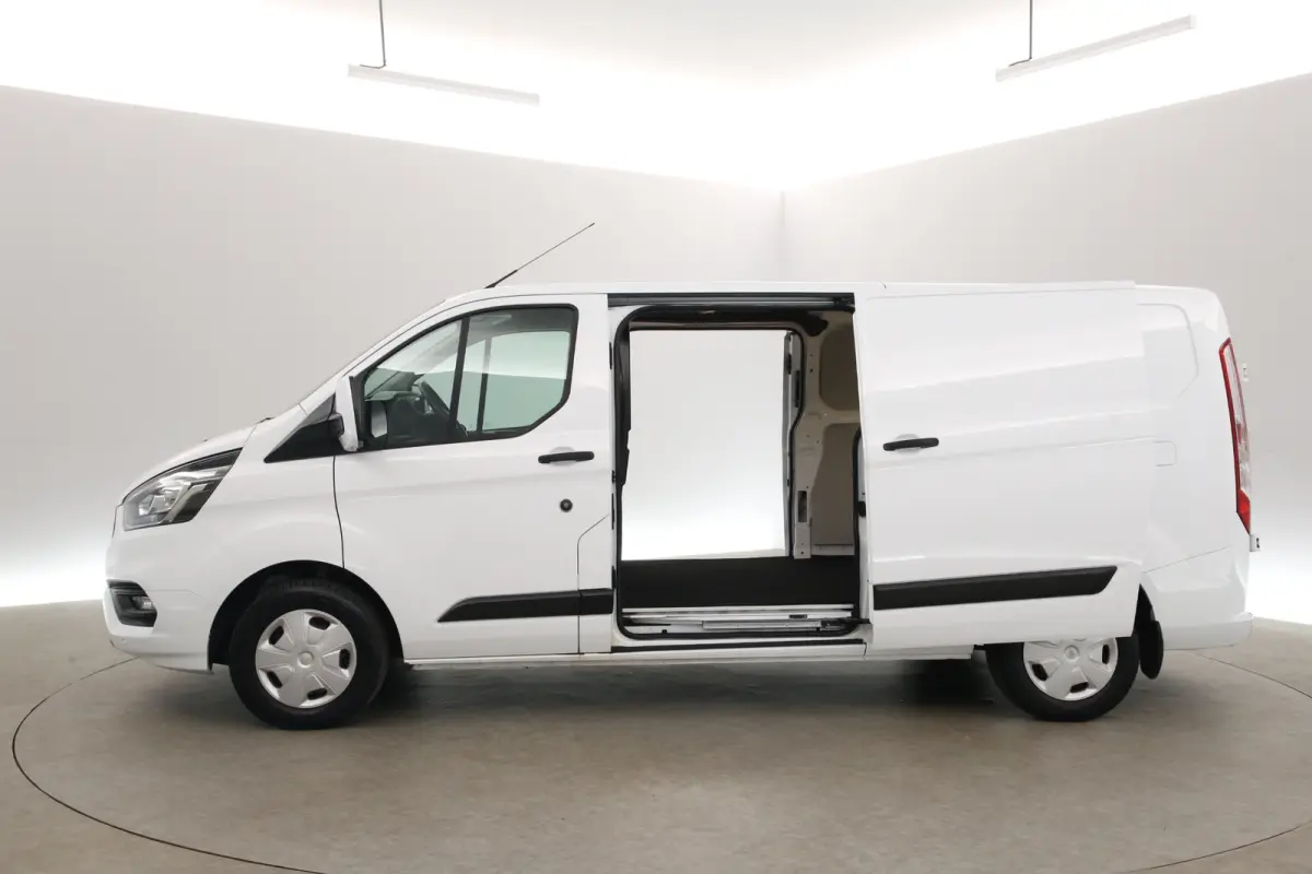 2.0 TDCI L2H1 | Airco | Camera | Cruise | 3 Zits | Trekhaak | 2xSchuifdeur | Parkeersens.
