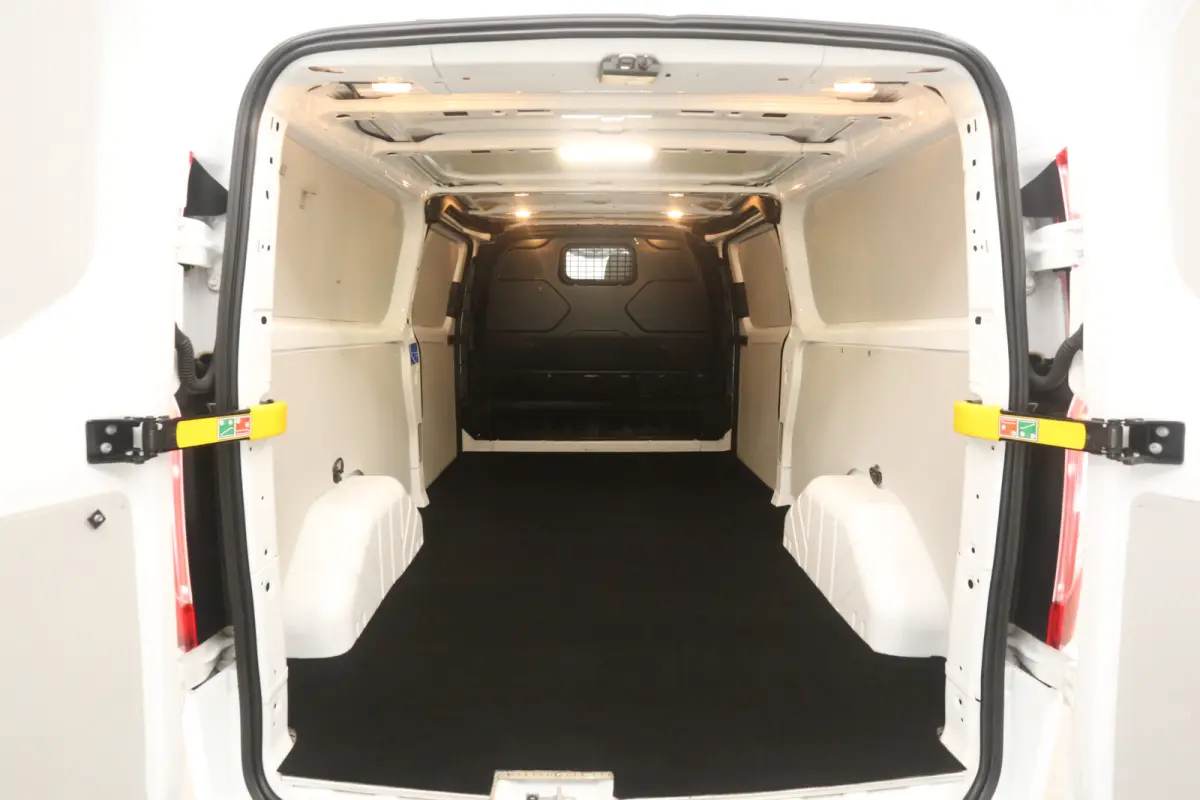 2.0 TDCI L2H1 | Airco | Camera | Cruise | 3 Zits | Trekhaak | 2xSchuifdeur | Parkeersens.