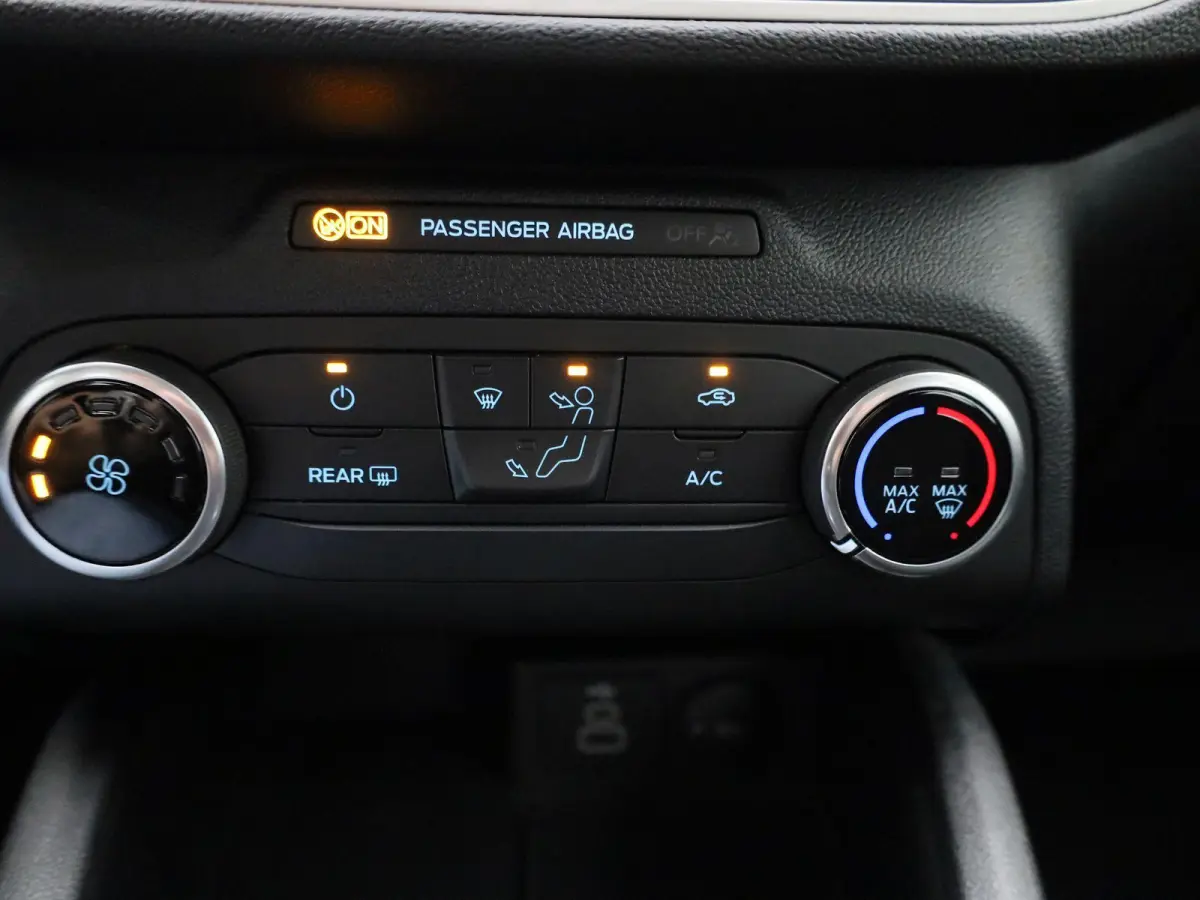 1.5 EcoBoost Trend | Airco | Cruise Control | Navigatie | PDC Voor En Achter |