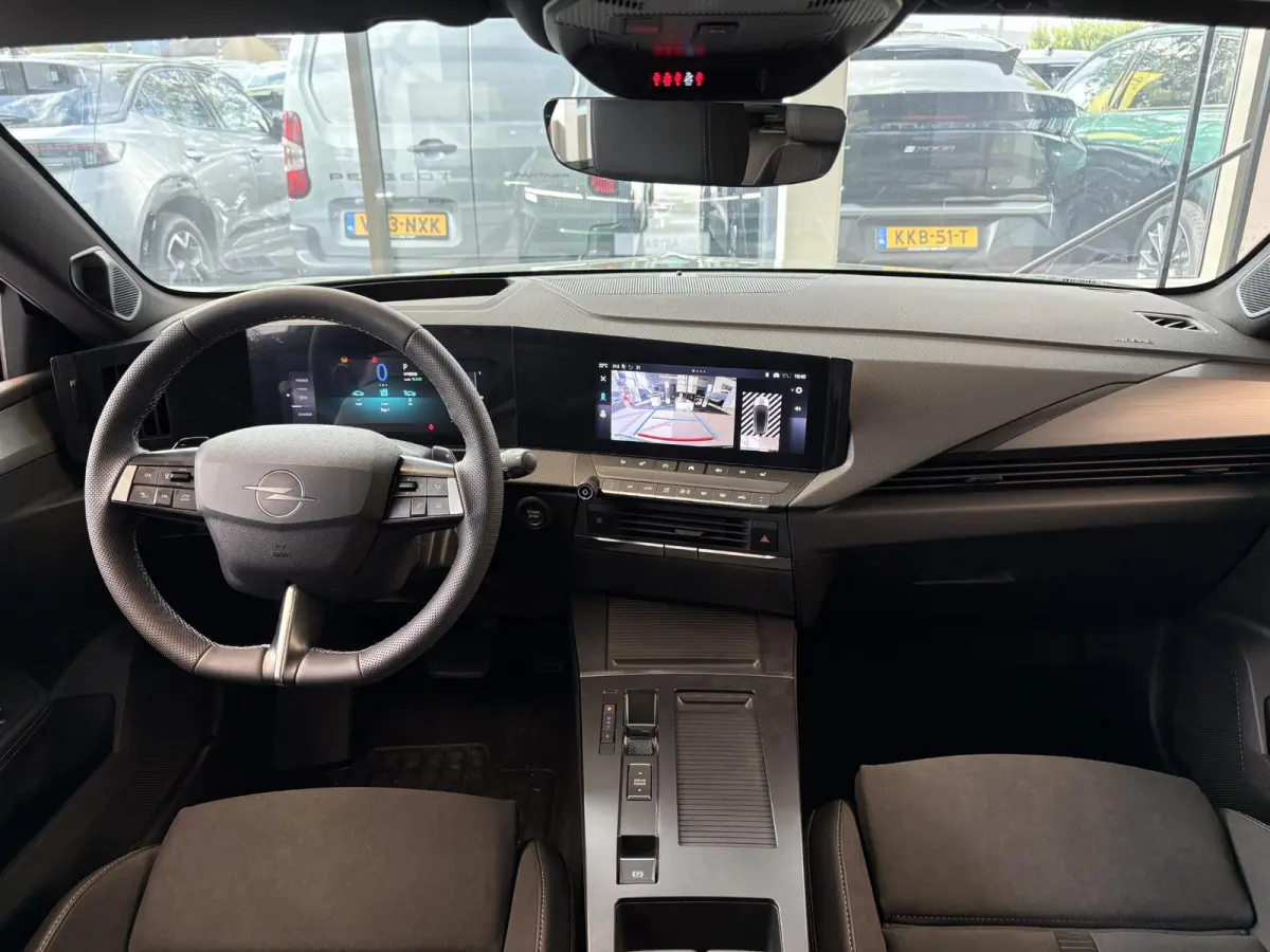 1.6 Turbo Plug In Hybrid Ultimate | Apple Carplay/Android Auto | 18 inch velgen | Camera