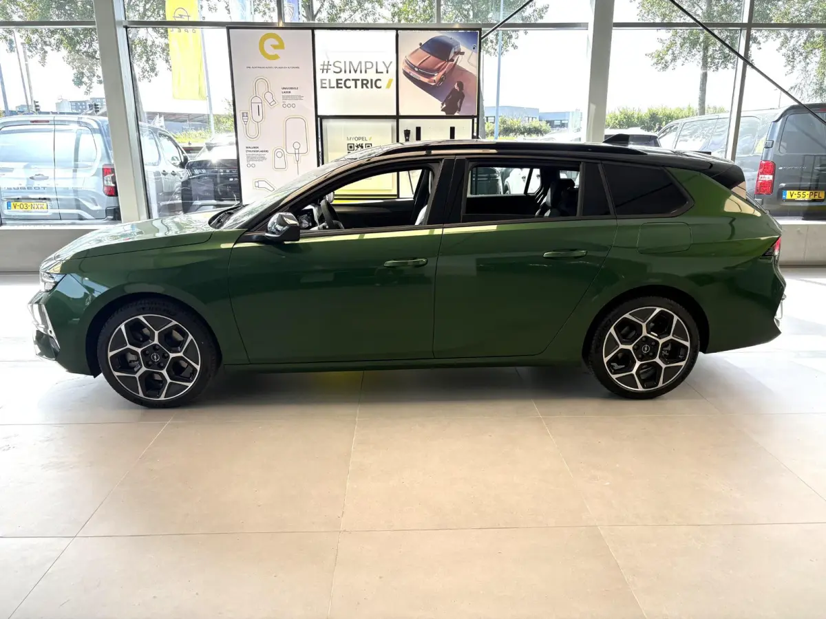 1.6 Turbo Plug In Hybrid Ultimate | Apple Carplay/Android Auto | 18 inch velgen | Camera