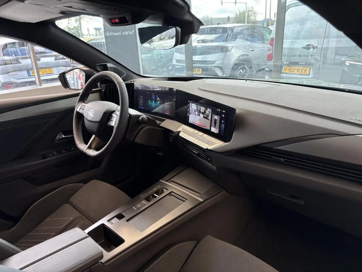 1.6 Turbo Plug In Hybrid Ultimate | Apple Carplay/Android Auto | 18 inch velgen | Camera