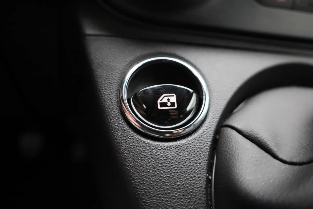 1.0 Hybrid | CRUISE CONTROL | AIRCO | ELEKTRISCHE RAMEN | MULTIFUNCTIONEEL STUURWIEL |
