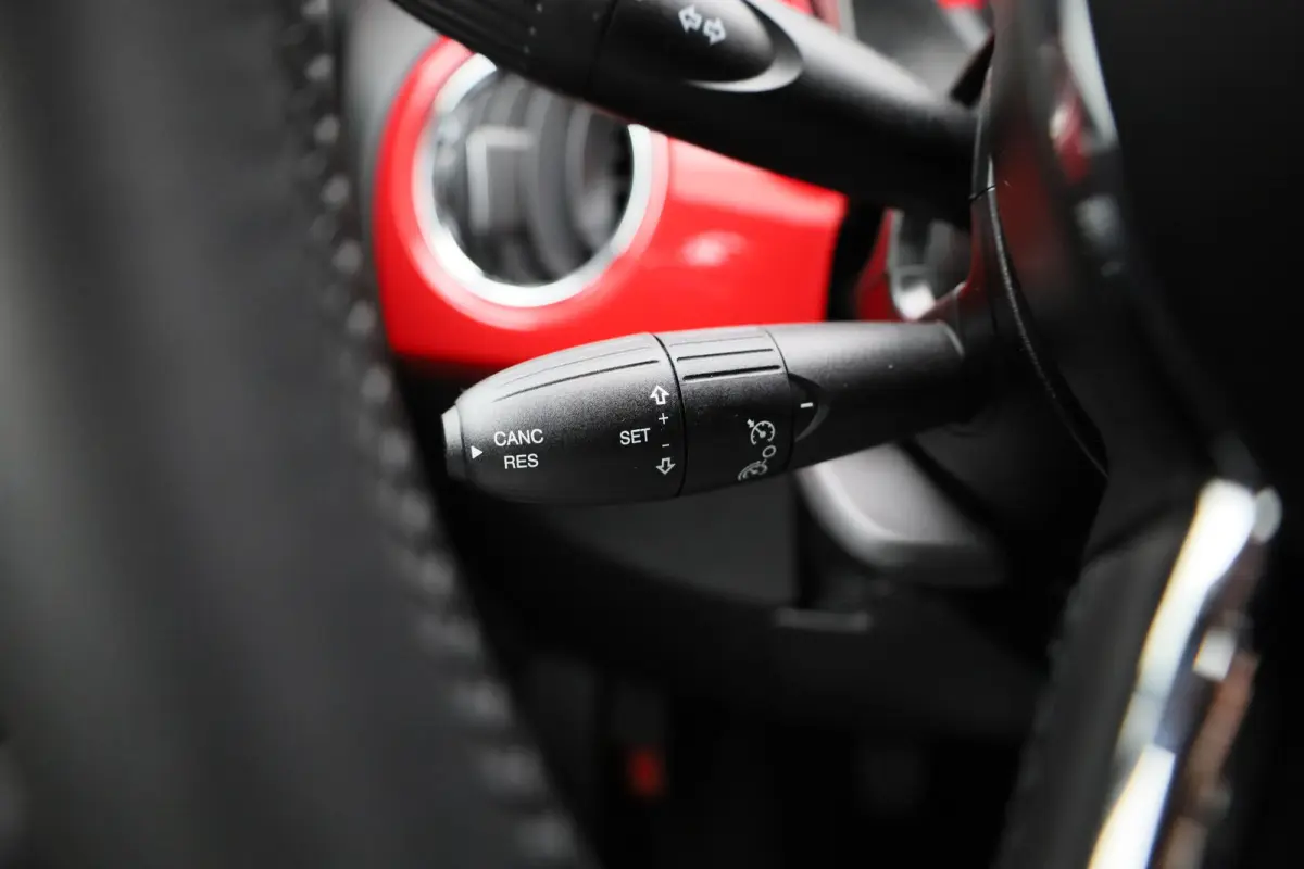 1.0 Hybrid | CRUISE CONTROL | AIRCO | ELEKTRISCHE RAMEN | MULTIFUNCTIONEEL STUURWIEL |