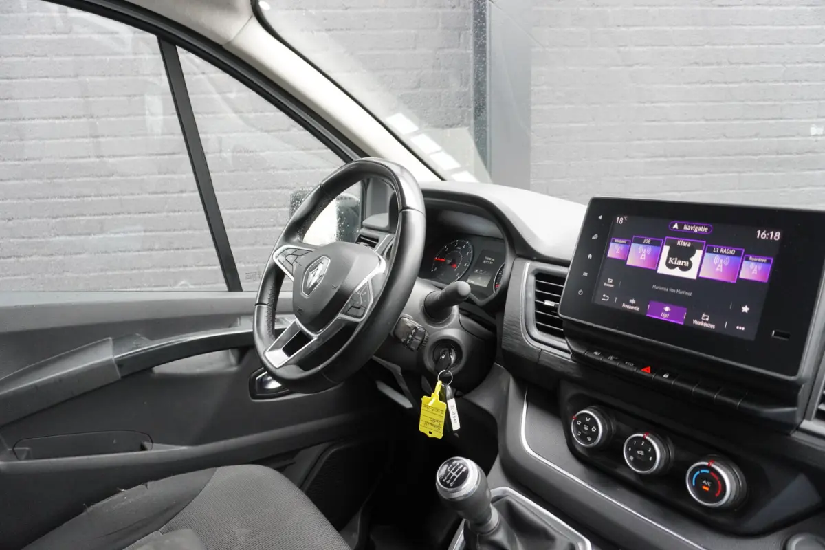 2.0 Blue dCi 130PK EURO 6 - Airco - Navi - Cruise - €15.950,- Excl.