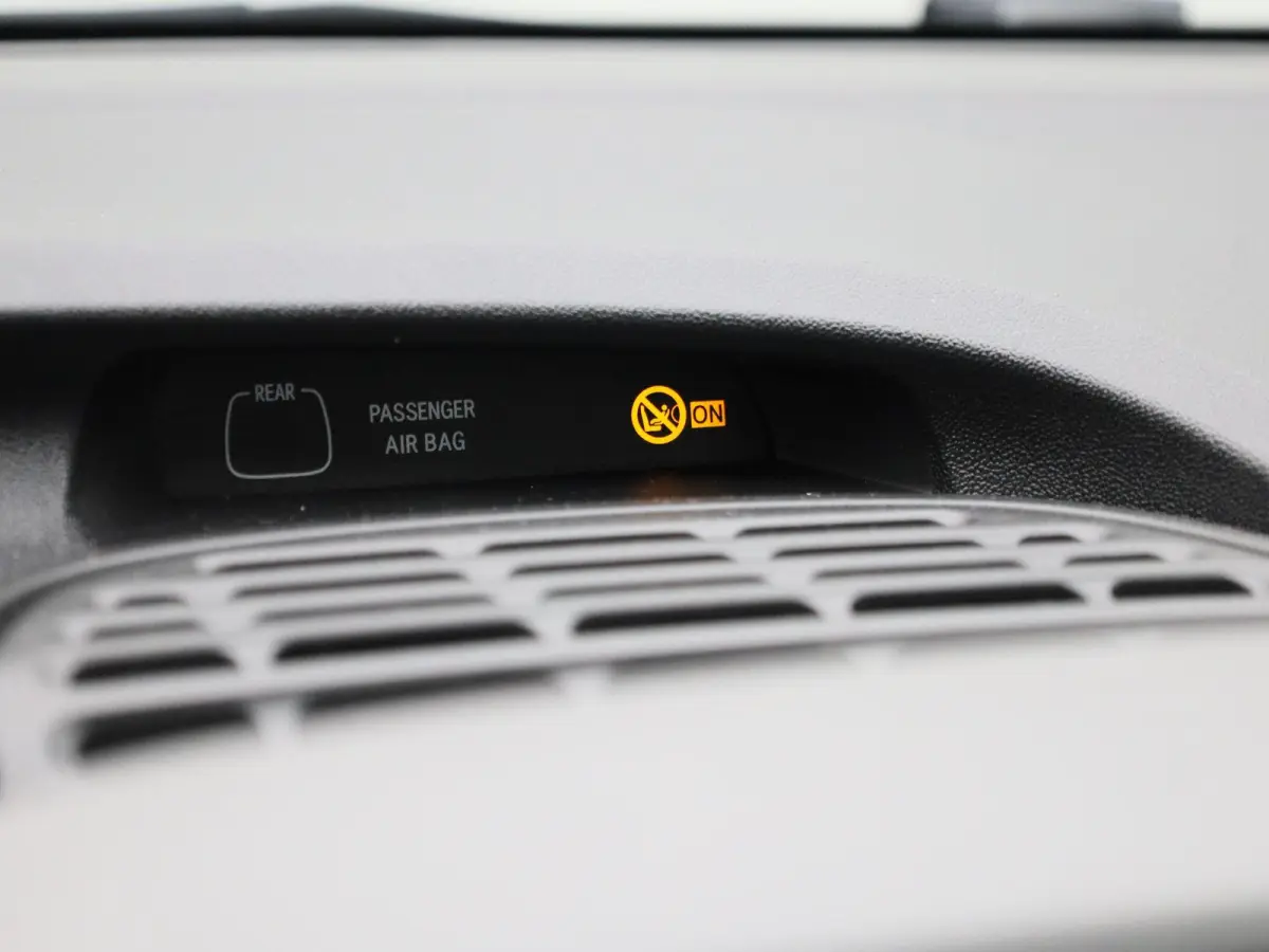 1.0 e-VTi Active l Airco l Carplay