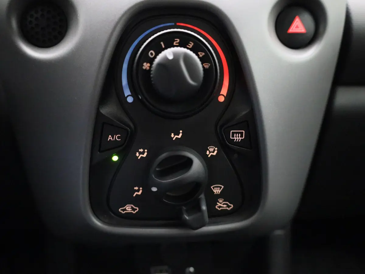 1.0 e-VTi Active l Airco l Carplay