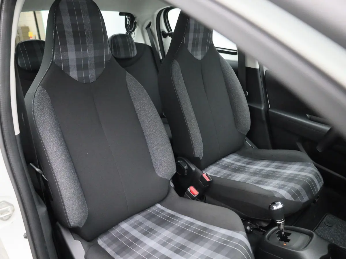 1.0 e-VTi Active l Airco l Carplay