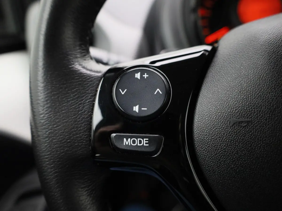 1.0 e-VTi Active l Airco l Carplay