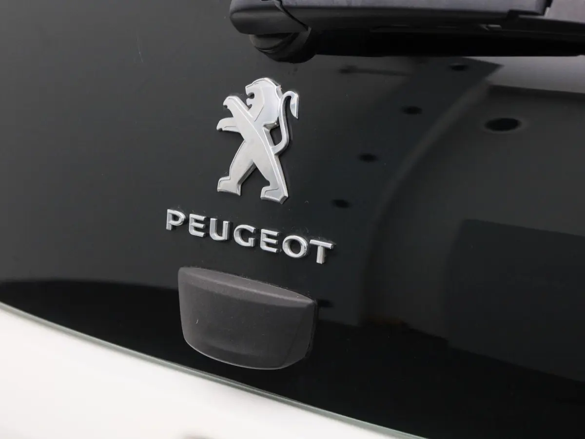 1.0 e-VTi Active l Airco l Carplay