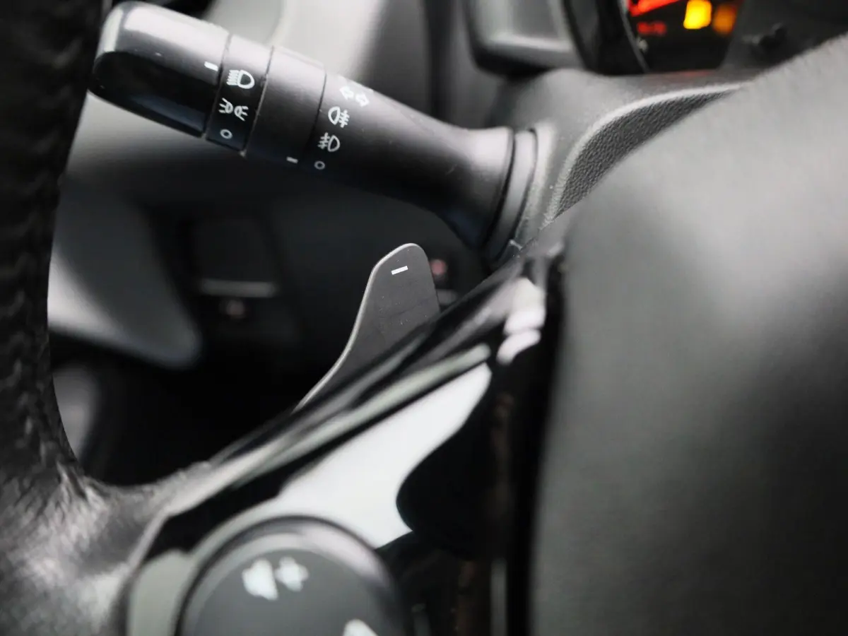 1.0 e-VTi Active l Airco l Carplay