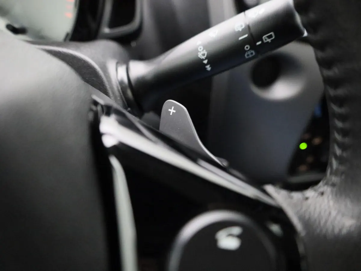 1.0 e-VTi Active l Airco l Carplay