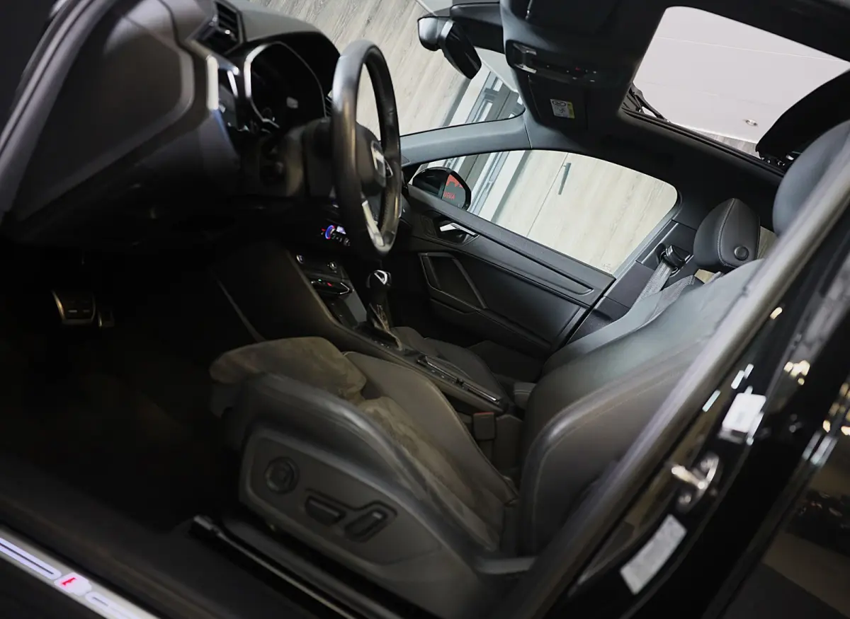 45 TFSI e RSQ3 Look / Camera / Cc / Lane Assist / Digital Cockpit / S Line Zetels / Open Panoramadak / Pdc / Matrix / 19 I