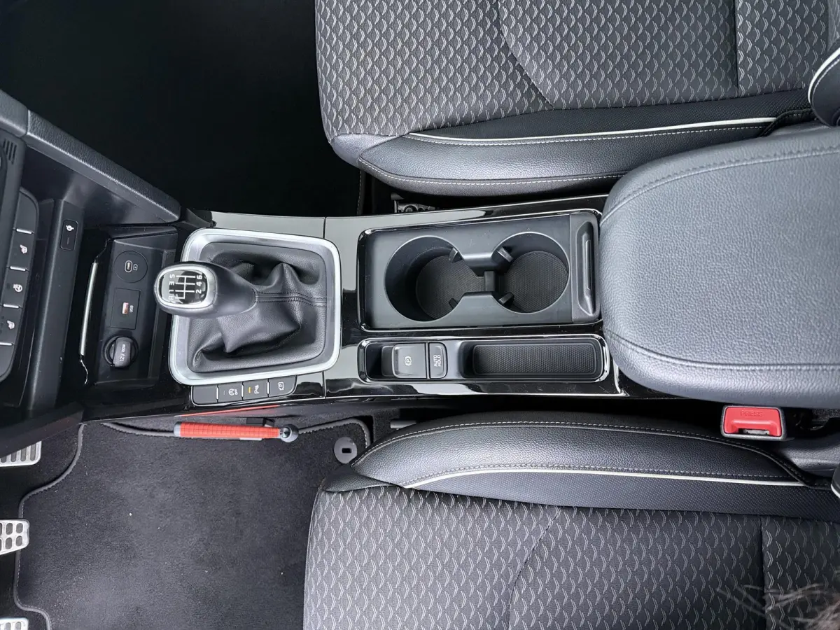 1.0 T-GDi ExecutiveLine | Panoramadak | JBL Audio | Camera | Stoelverwarming |