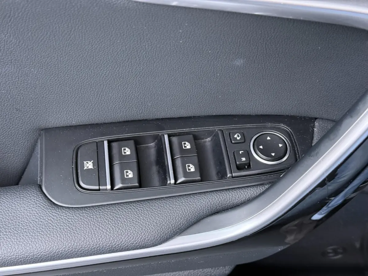 1.0 T-GDi ExecutiveLine | Panoramadak | JBL Audio | Camera | Stoelverwarming |