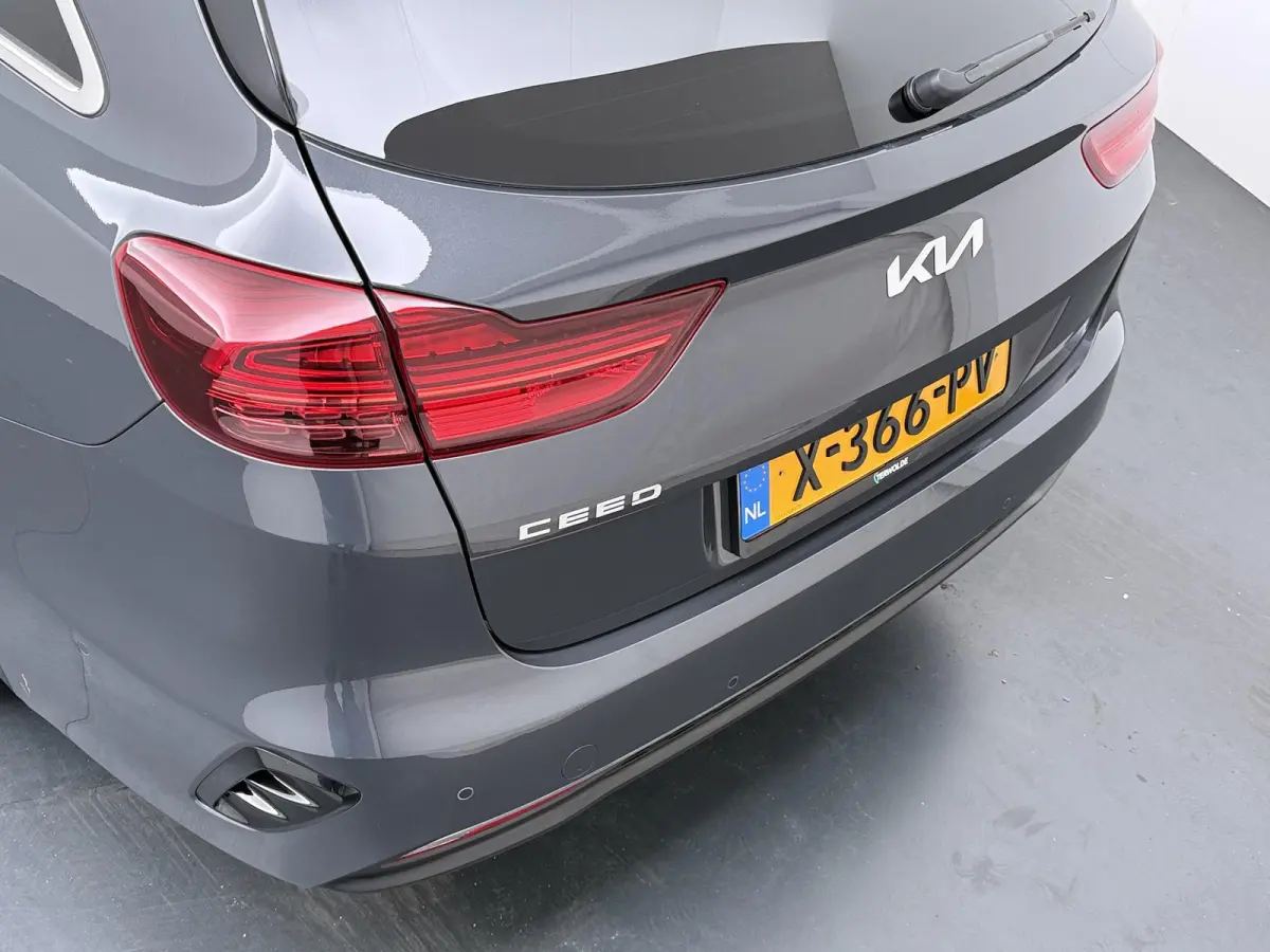 1.0 T-GDi ExecutiveLine | Panoramadak | JBL Audio | Camera | Stoelverwarming |