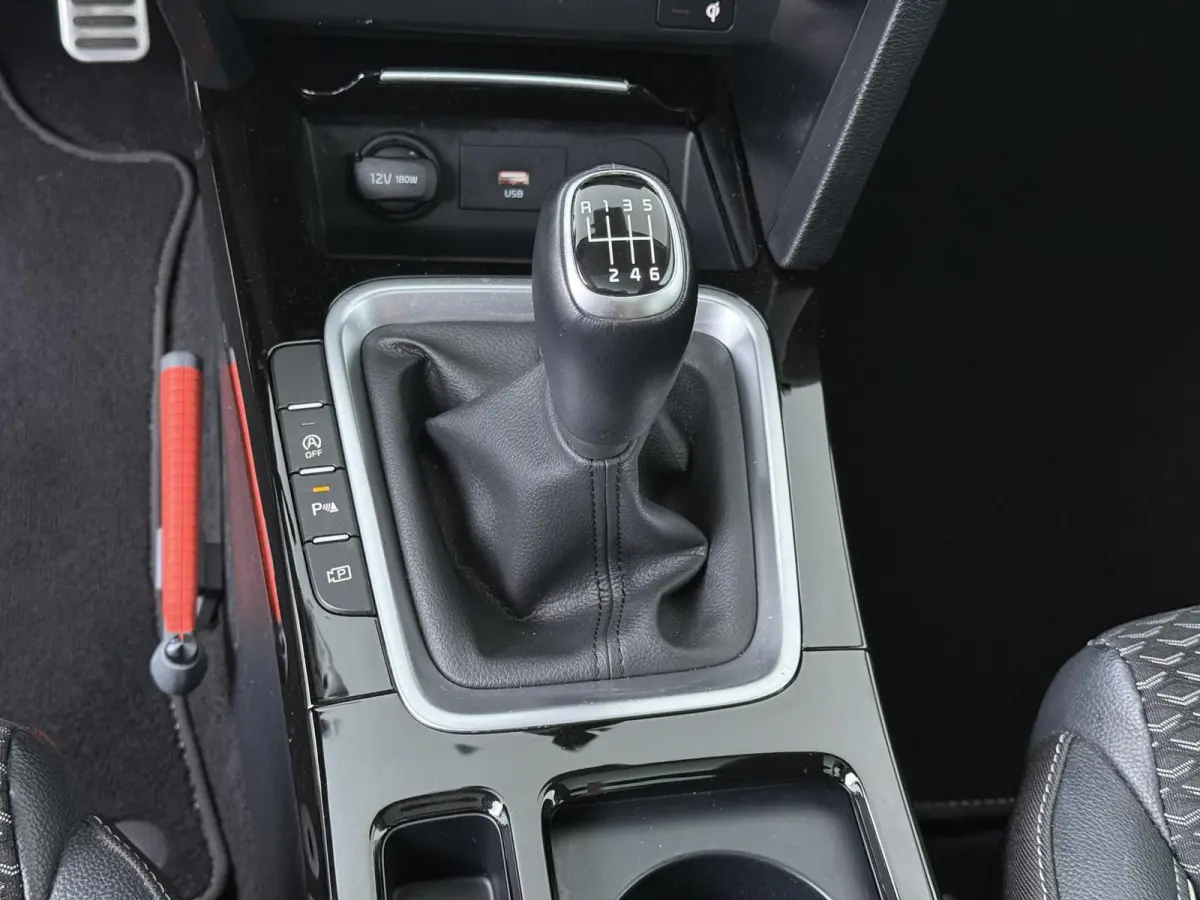 1.0 T-GDi ExecutiveLine | Panoramadak | JBL Audio | Camera | Stoelverwarming |